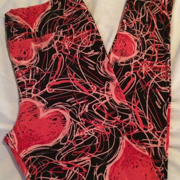 Pants - Price Reduced Lularoe Valentines  Leggings TC