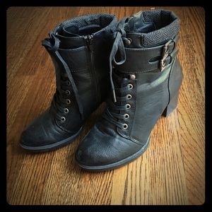 Black ankle boots by G.H. Bass (sz7M) barely worn