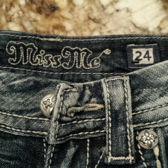 Size 24 - Picture 3 of 3