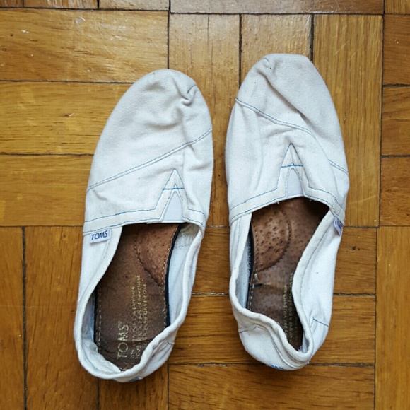 White TOMS