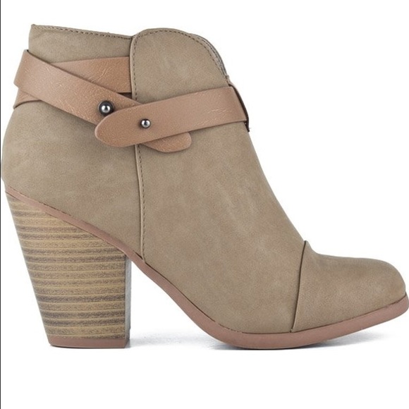 « Strappy Wraparound Chunky Heel Ankle Bootie »