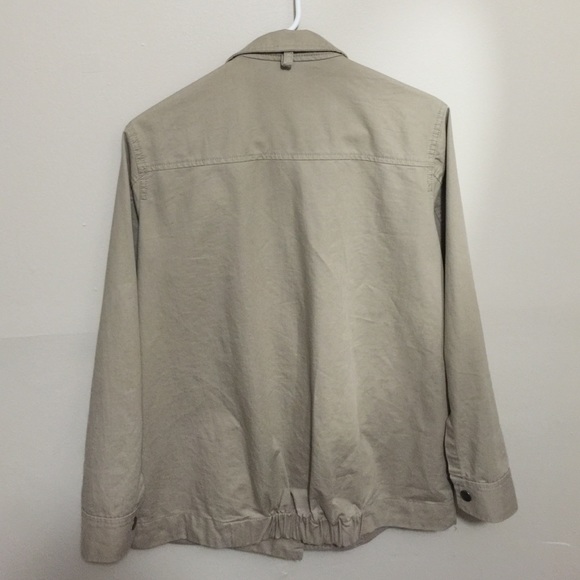 Adorable Like-new Lightweight Jacket - Picture 2 of 3