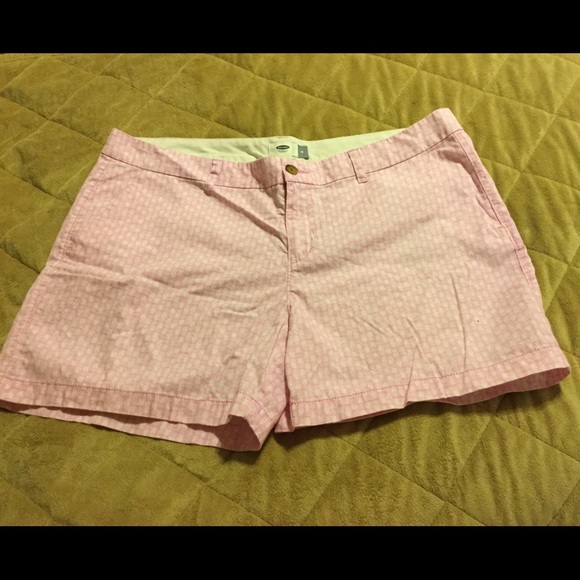 Adorable Old Navy pink and white shorts.
