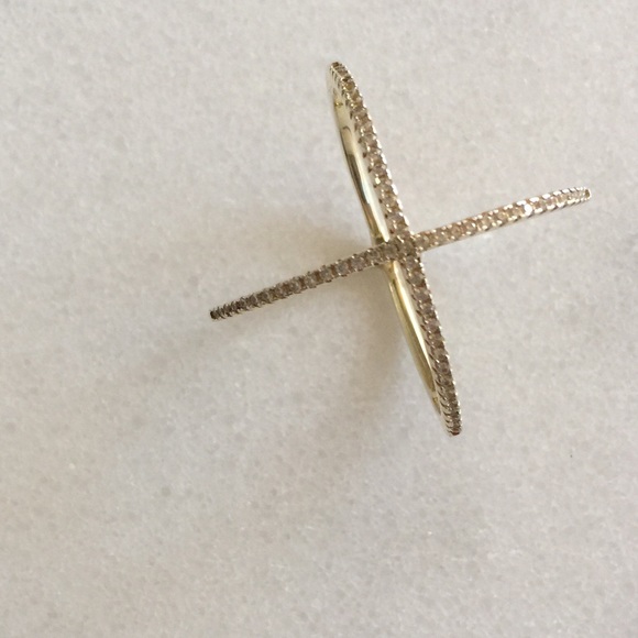 🌿HP🌿 LF Criss Cross Ring - Picture 3 of 3