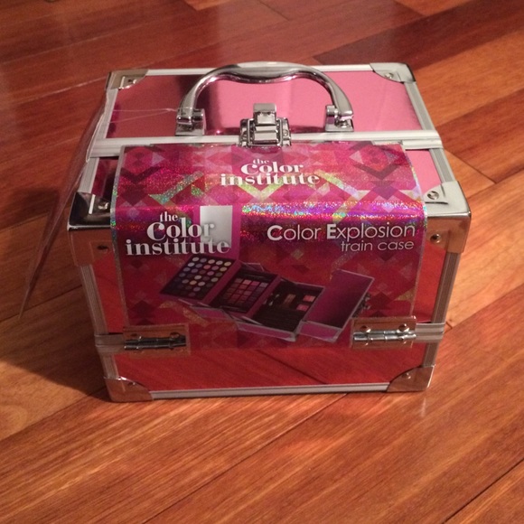 The Color Institute Makeup Box 💐