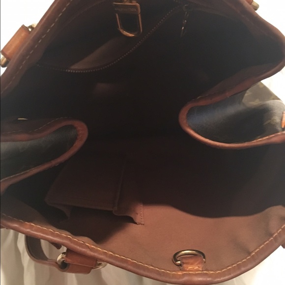 ⛔️SOLD⛔️ Louis Vuitton Vertical Batignolles - Picture 2 of 3