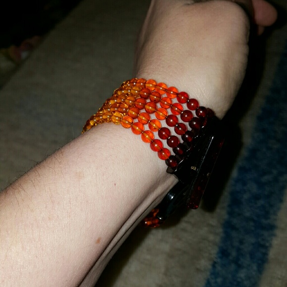 Baltic Amber graduated colors of Amber bracelet - Picture 3 of 4