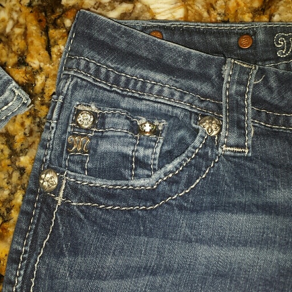 Size 24 - Picture 2 of 3