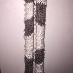 Fossil scarf