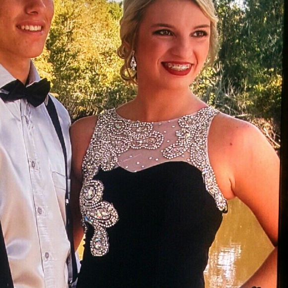 Dress - Picture 3 of 3