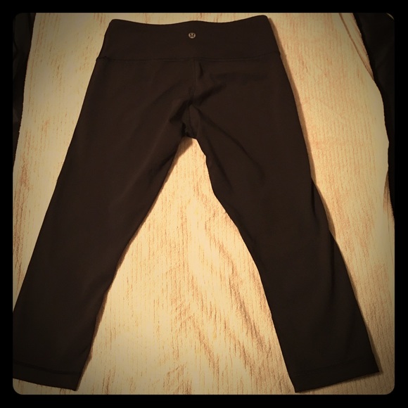 Lululemon wunder under crops
