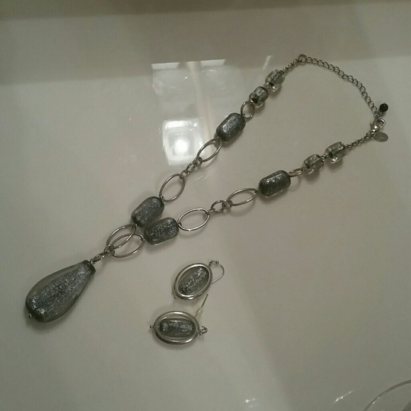 Lia Sophia Necklace & earring set
