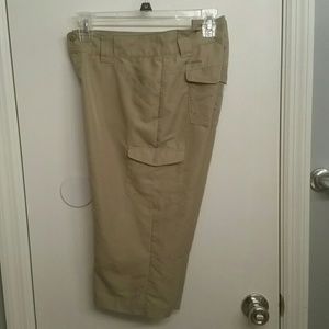 Columbia Omni - shade Capri ( size 6)