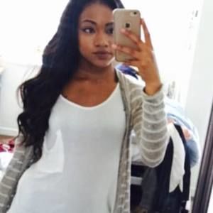 Meet your Posher, Monise