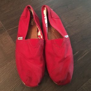 Red Toms