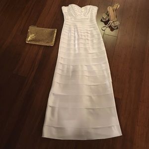 BCBG sz 4 long white tiered bodycon dress