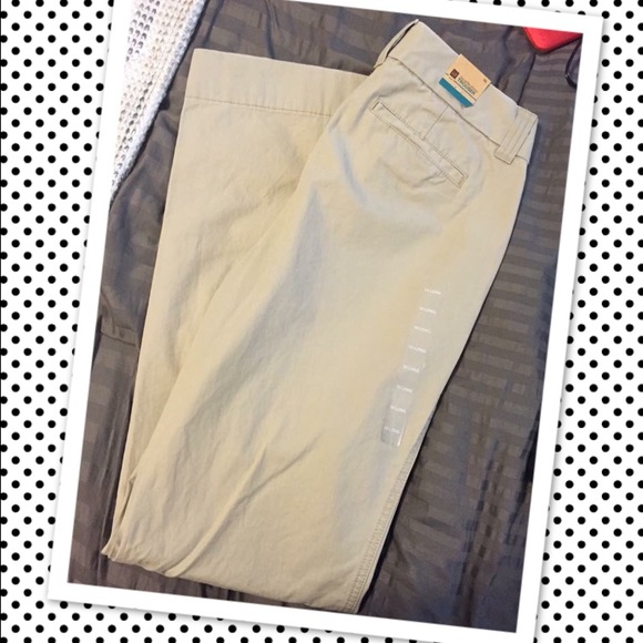 BRAND NEW! Gap Favorite Chinos