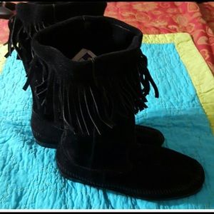 Fringe boot authentic Minnetonka
