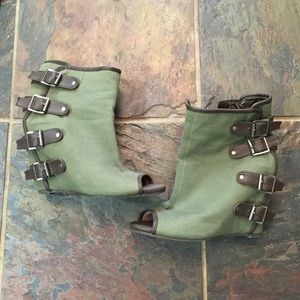 Iggy Peep-toe Buckle booties