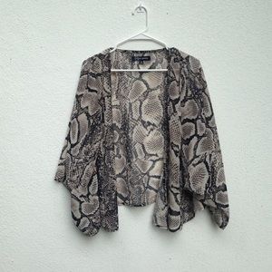 ✨🔹SOLD🔹✨ Snakeskin kimono