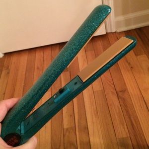 Ultra Chi flat iron blue sparkle