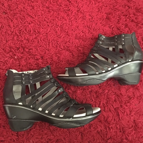 Jambu Sandals