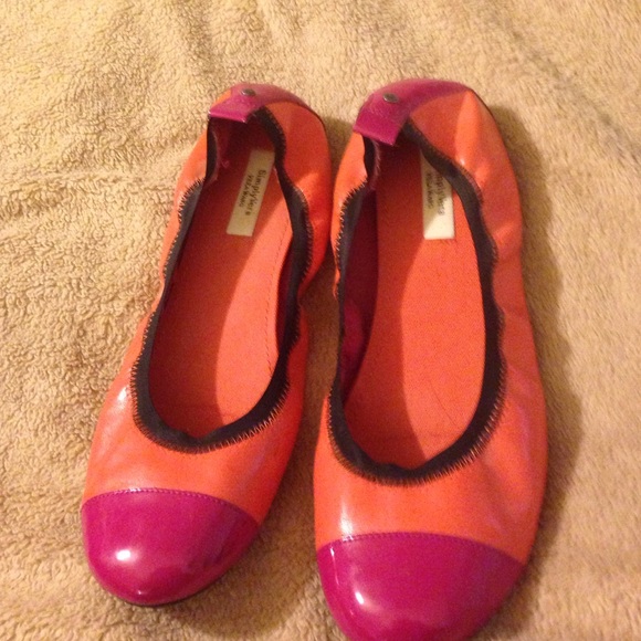 Vera Wang Flats Orange and Pink size  9 1/2