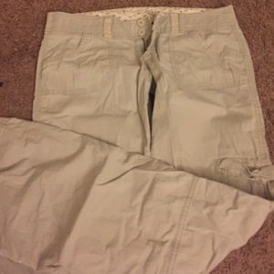 Hollister khaki pants(fit like 7's)