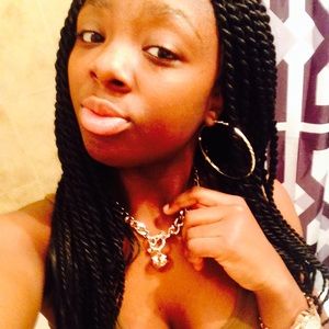 Meet your Posher, Sanya