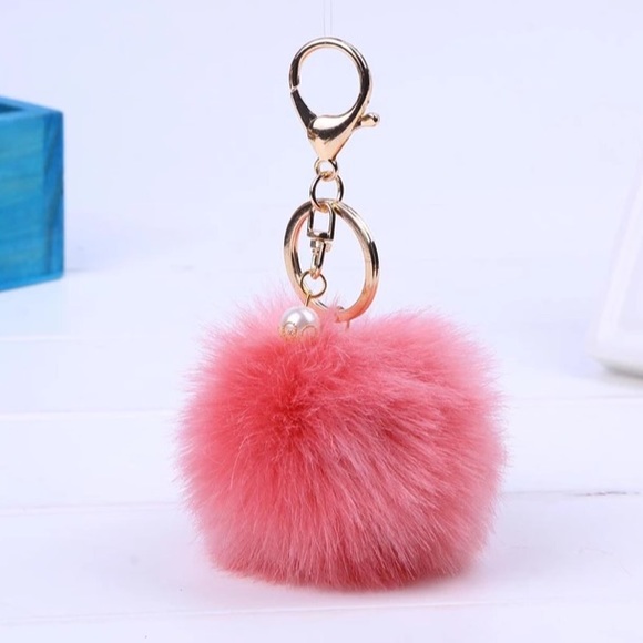 BEAUTIFUL FUR KEY CHAIN