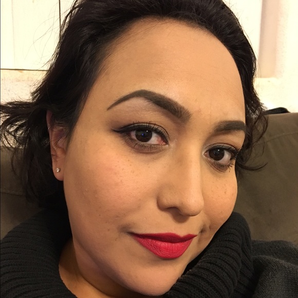 Meet your Posher, Renee - Picture 1 of 1