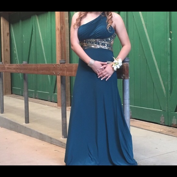 Emerald green prom dress