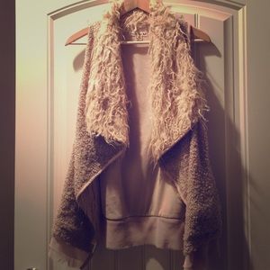 Nappy Fur vest NWOT