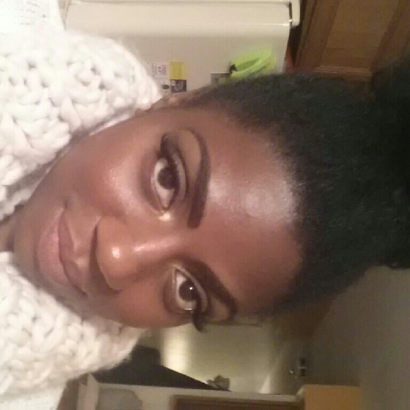 Meet your Posher, Ebony