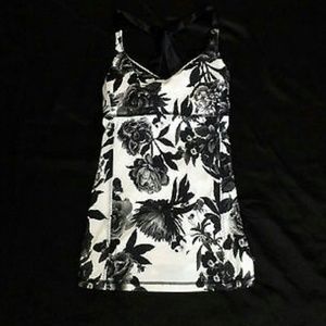 Lululemon "active daily" workout top. Brisk bloom.