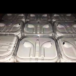 Apple earbuds earphones white new 3.5 mm