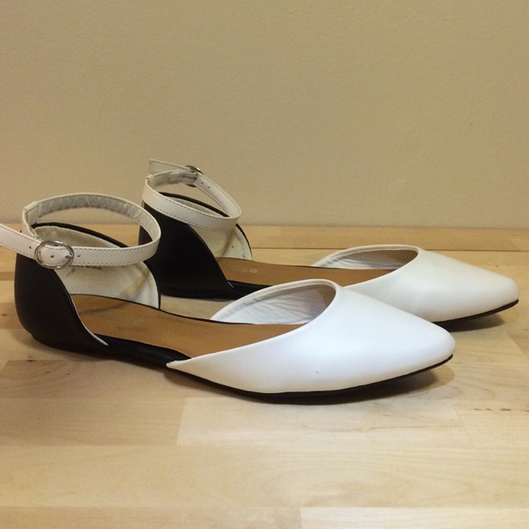Black & White 2 Tone Color Block Flats