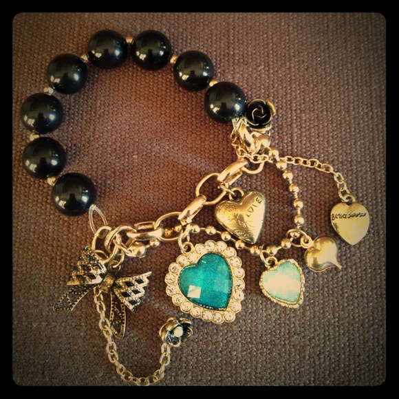 Betsey Johnson elastic bracelet