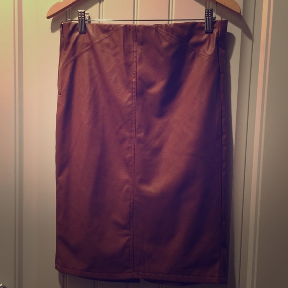 Faux leather pencil skirt L