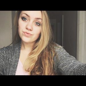 Meet your Posher, Dakota