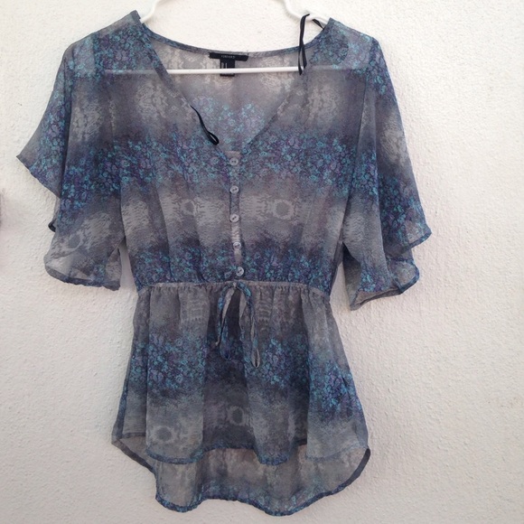 Flowy printed blouse