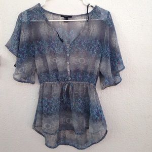 Flowy printed blouse
