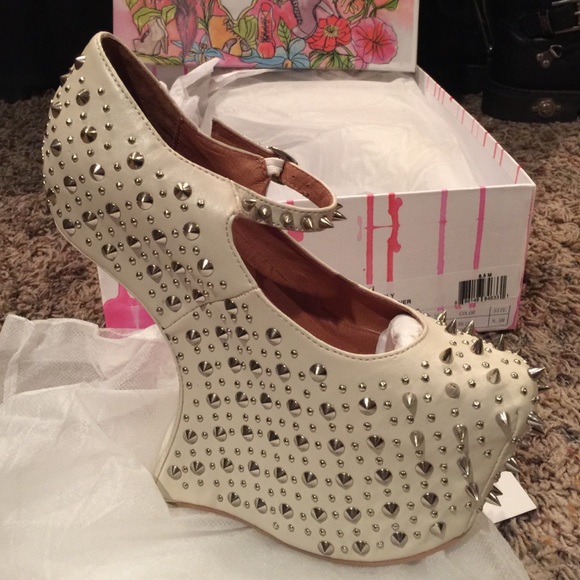 Host Pick Jeffrey Campbell Prickly Beige - Picture 3 of 4