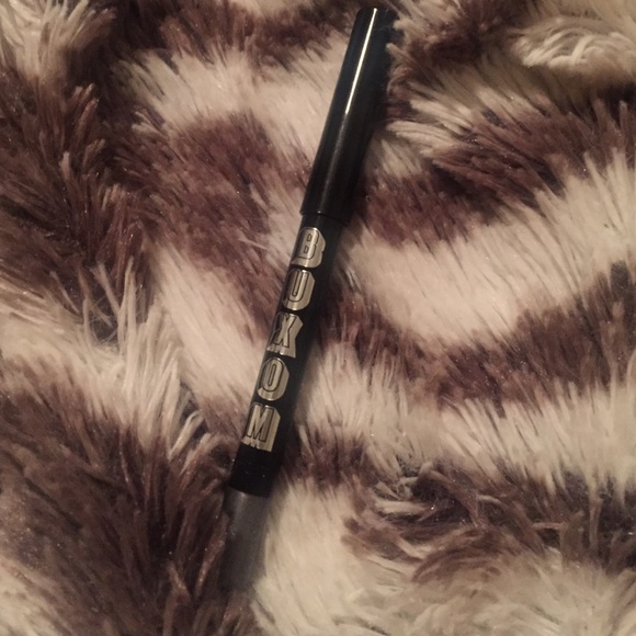 BUXOM Eyeliner