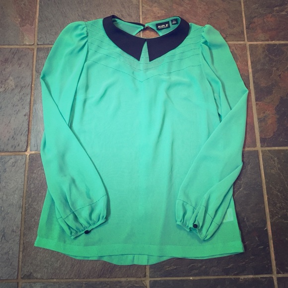 Peter Pan collar top