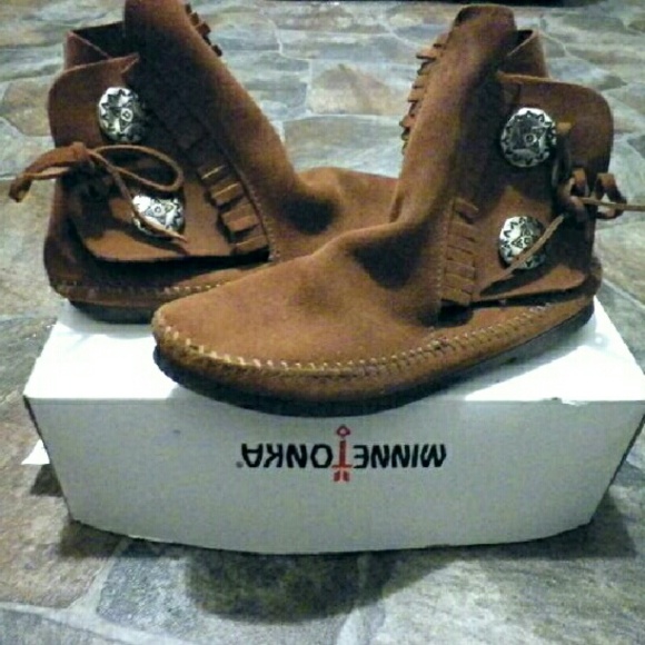 Brown Sliver Buckle Minnetonkas