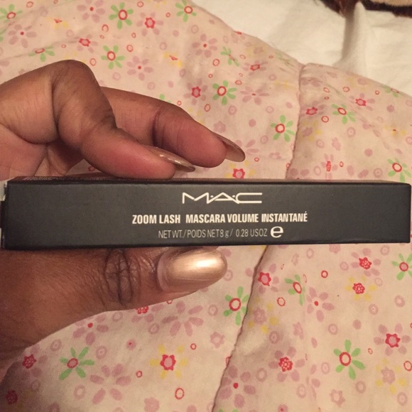Zoomlash mascara