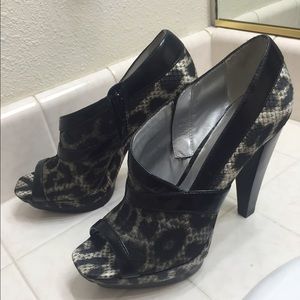 Carlos Santa Heels