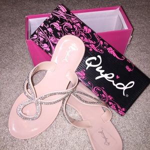 Pretty sandal for pretty u