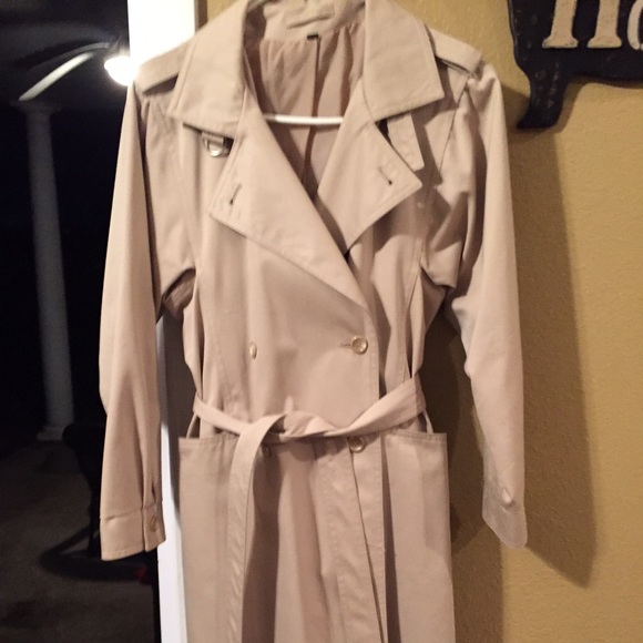 Trench coat❤️❤️ lower price ❤️
